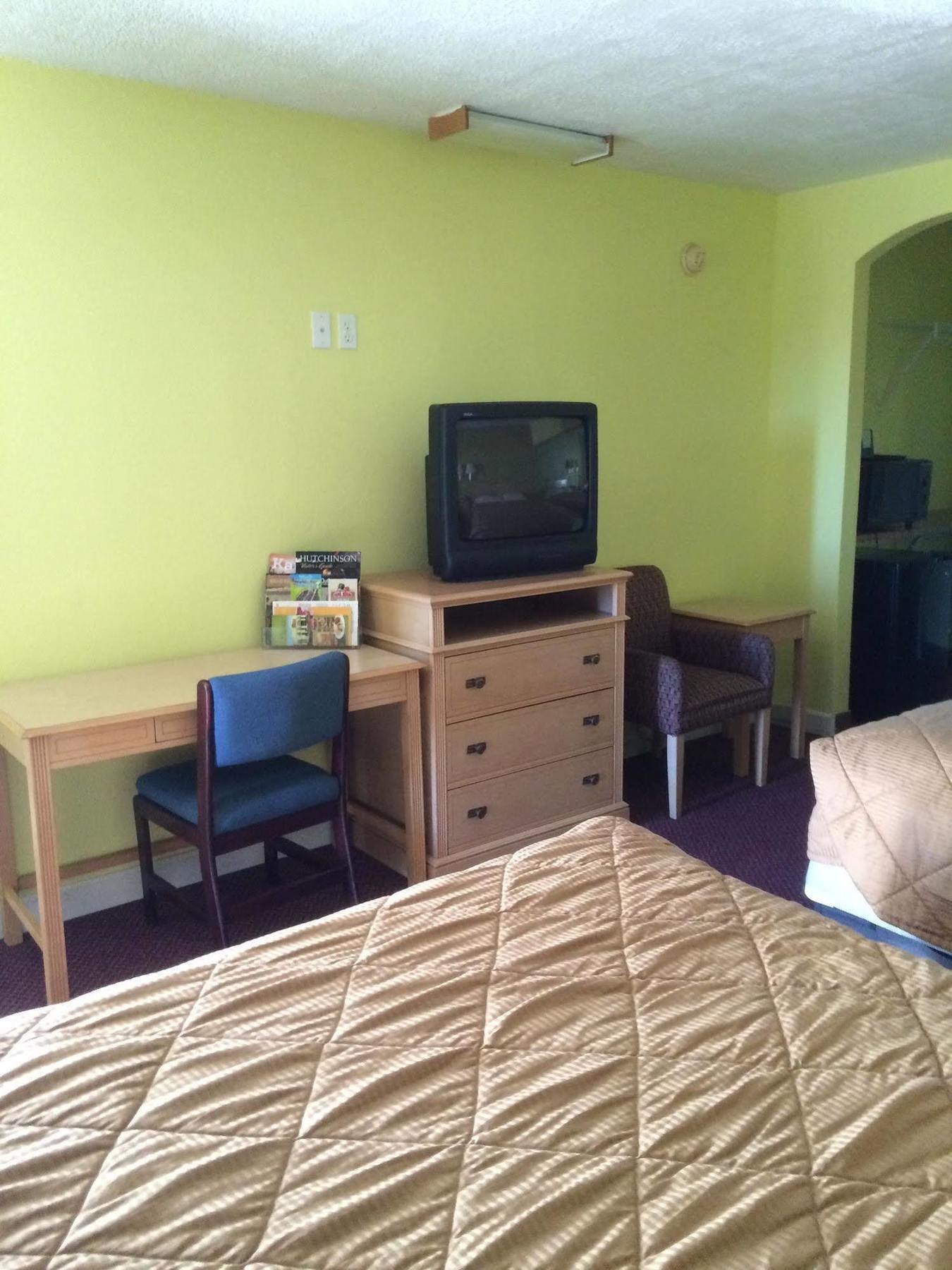 Hutchinson Inn Екстериор снимка