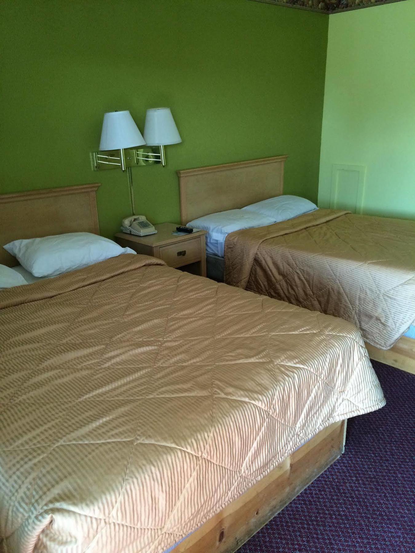 Hutchinson Inn Екстериор снимка